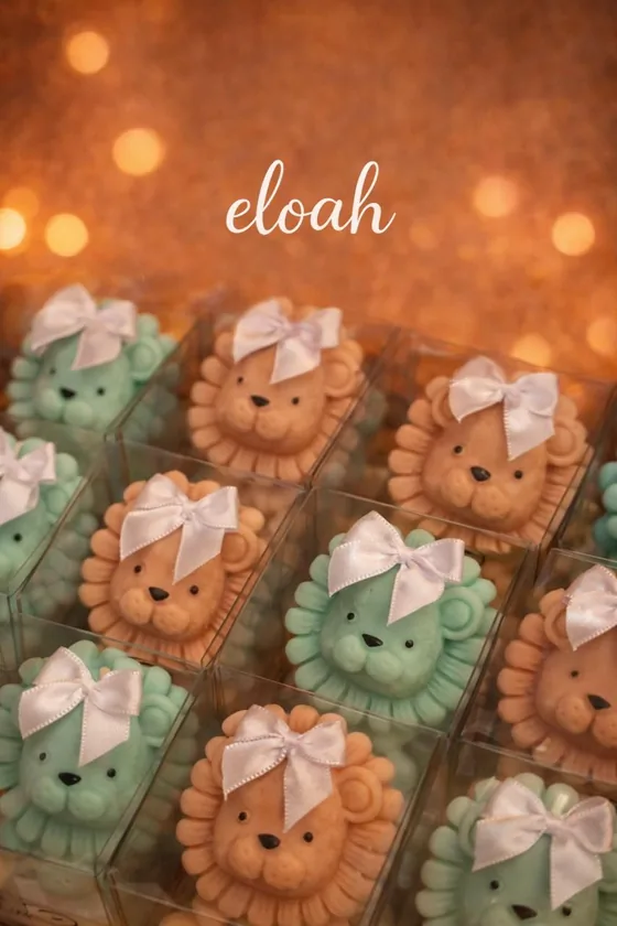 Velas con forma de león en cajas individuales
